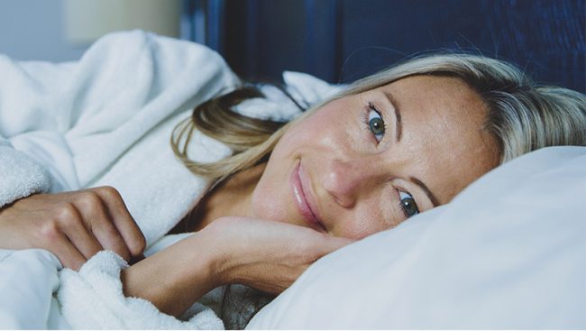 femme oreiller memoire de forme lit
